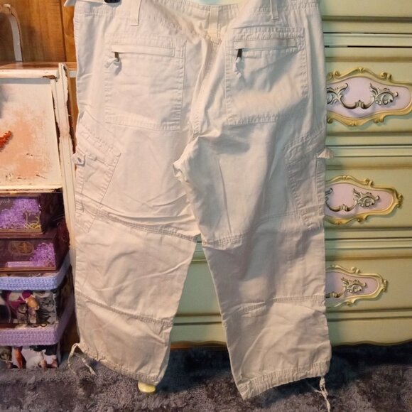 Cargo shorts - Picture 2 of 5